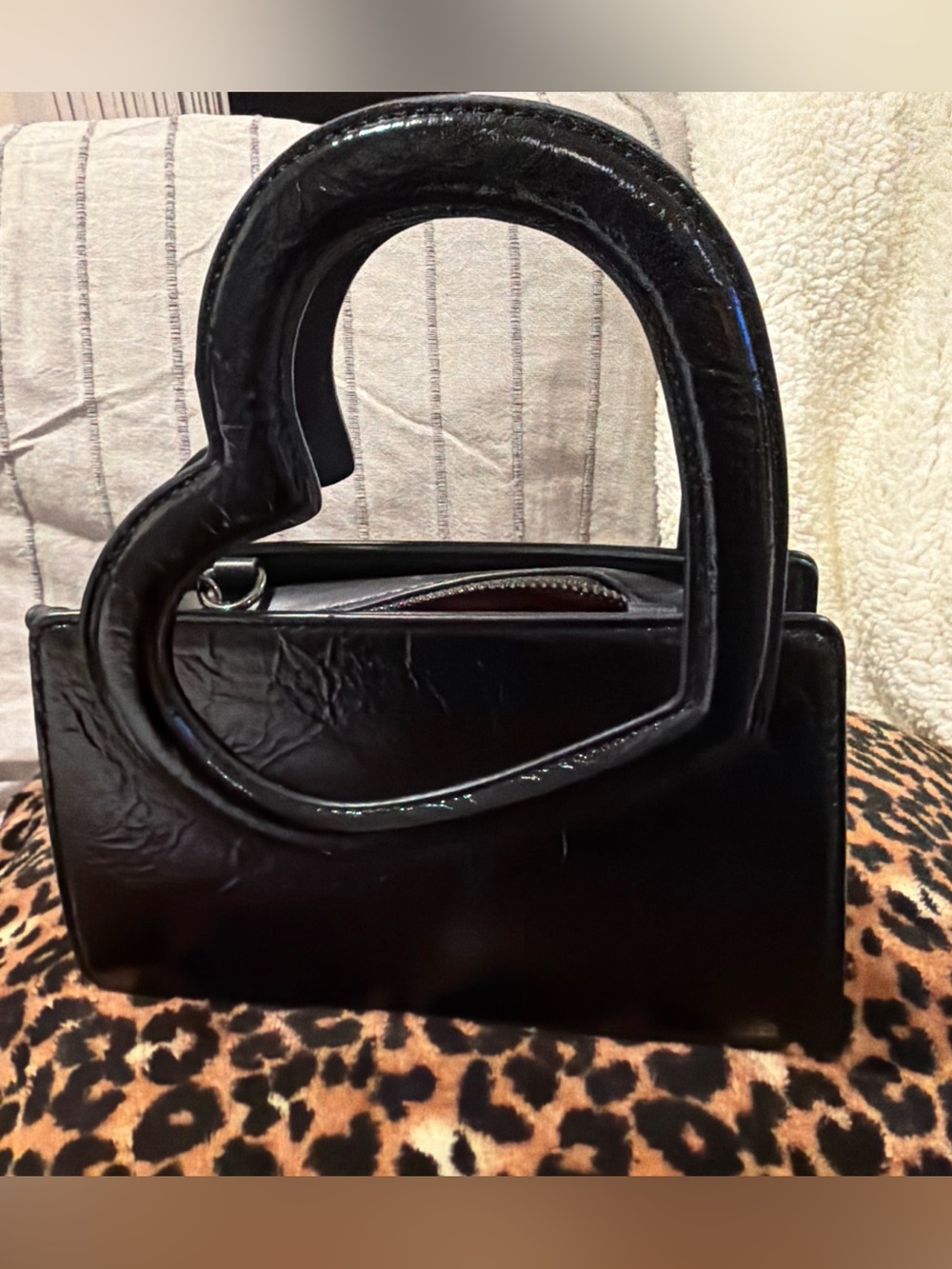 Paris Hilton Te Amo Black Heart-Handle  Beautifully textured Satchel/Crossbody